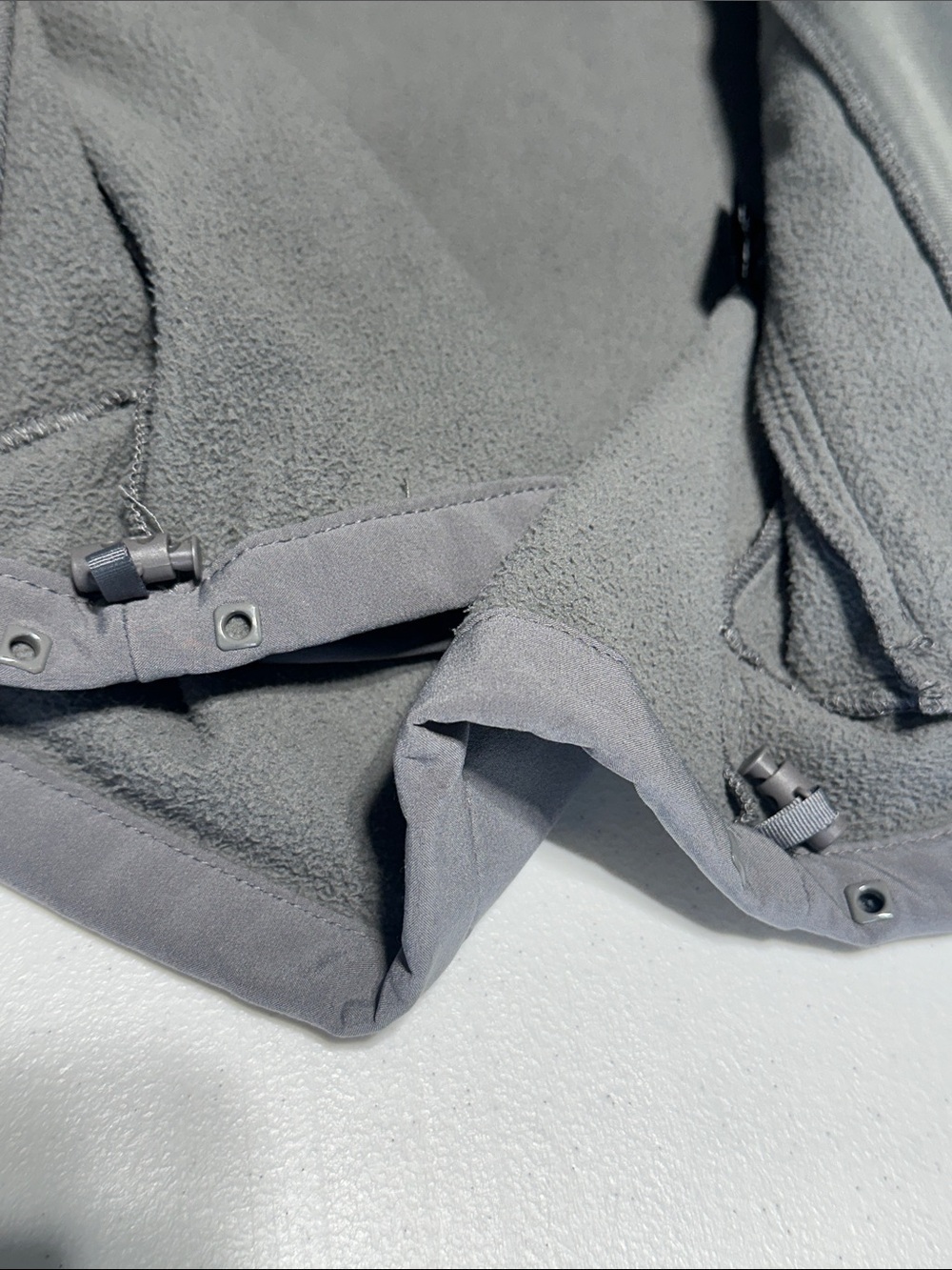 Helly Hansen Grey Performance Softshell Jacket - Size Large - Picture 9 of 11
